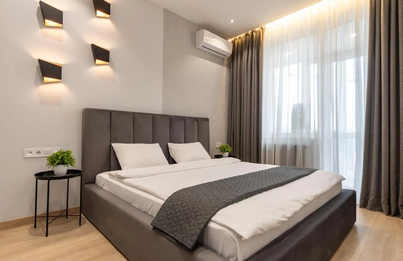 Royal Tower Residence Big Vip Apartment In Center Floor 27 Kyiv