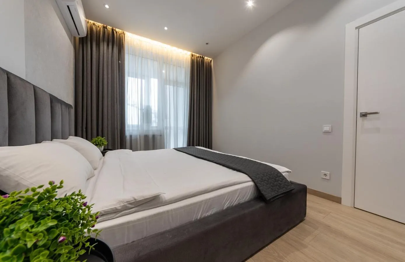 Royal Tower Residence Big Vip Apartment In Center Floor 27 Kyiv