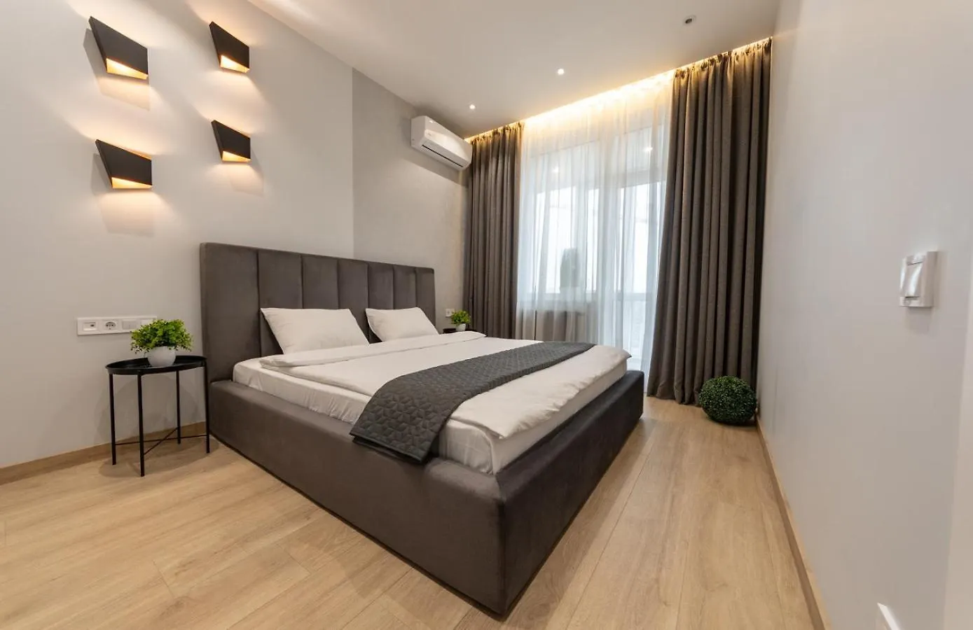 Royal Tower Residence Big Vip Apartment In Center Floor 27 Kyiv