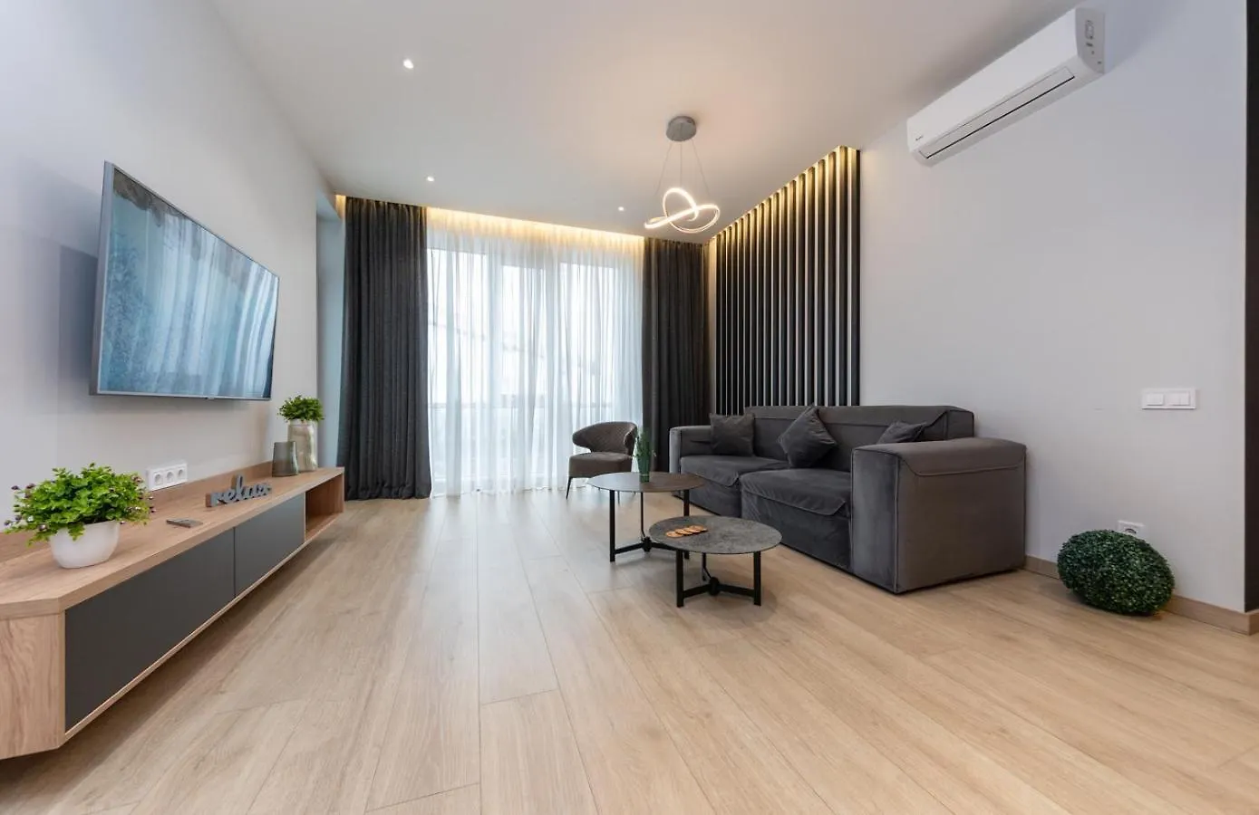 Royal Tower Residence Big Vip Apartment In Center Floor 27 Kiew